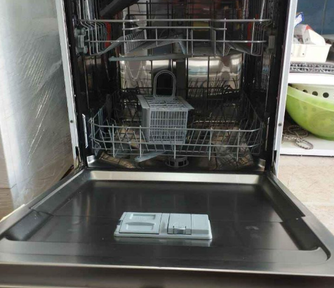 ARISTON Dishwasher for sale