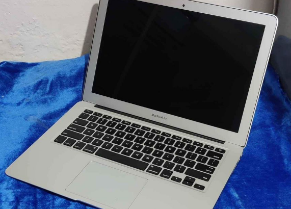 Apple MacBook Air For Sale