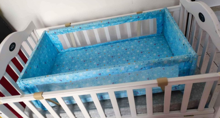 Baby bed with storage For Sale