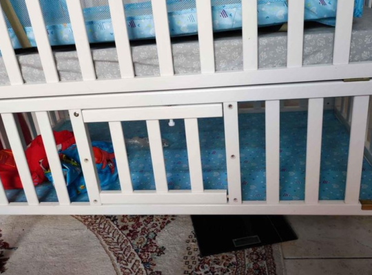 Baby bed with storage For Sale