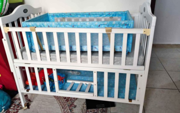 Baby bed with storage For Sale