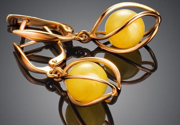 Bright gold-plated earrings For Sale