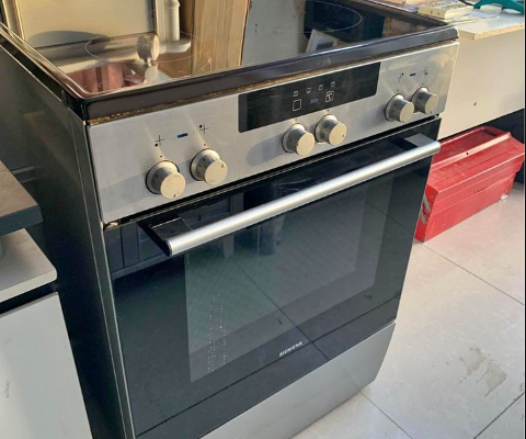Siemens ceramic stove with oven for sale