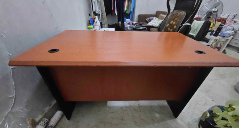 Computer table and gaming chair for sale