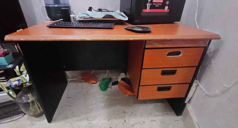 Computer table and gaming chair for sale