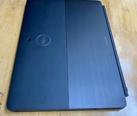 Dell 2 in 1 laptop Core i7 8th GEN For Sale