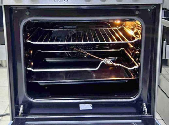 Daewoo ceramic electric cooker for sale