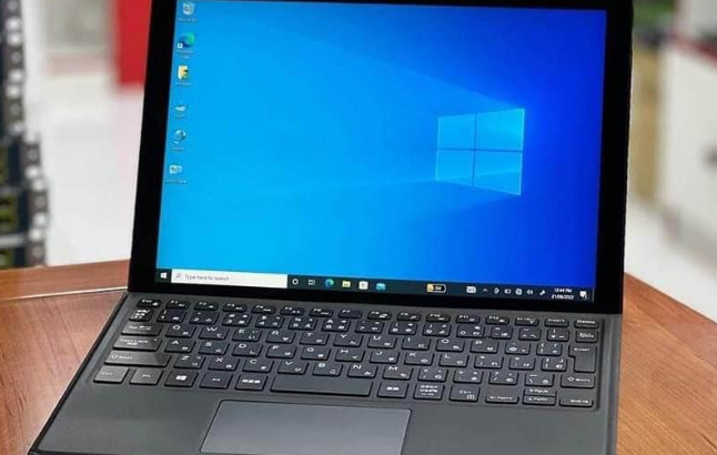 Dell Touch 2 in 1, i5 7th, 7 Months shop Warranty