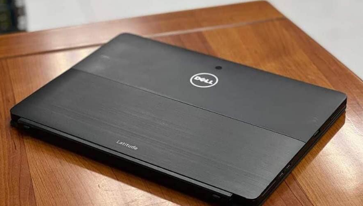 Dell Touch 2 in 1, i5 7th, 7 Months shop Warranty