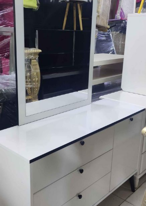 Dressing table for sale