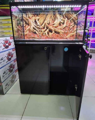 Brand new Fish Tank WithCabinet Doors For Sale