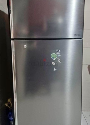 Hitachi medium size fridge for sale