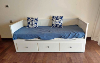 IKEA daybed include mattress for sale