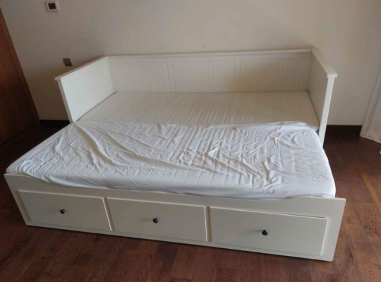 IKEA daybed include mattress for sale