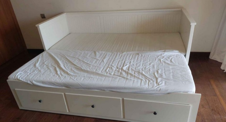 IKEA daybed include mattress for sale