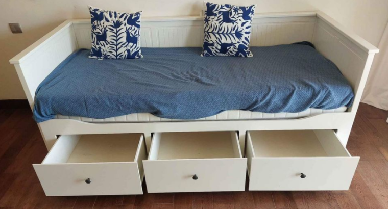 IKEA daybed include mattress for sale