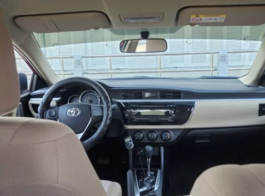 Toyota Corolla 2015 Gcc mid option for sale