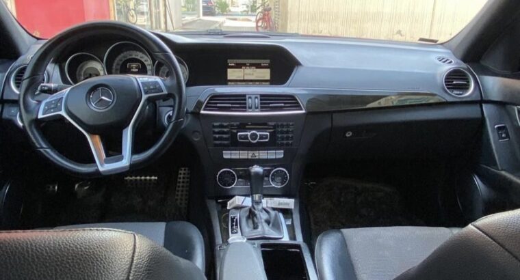 Mercedes C200 full option 2014 Gcc for sale