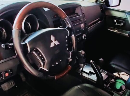 Mitsubishi Pajero coupe 2014 full option for sale