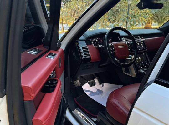 Range Rover Vogue supercharge 2019 Gcc