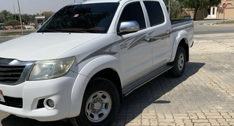 Toyota Hilux mid option 2015 in good condition for