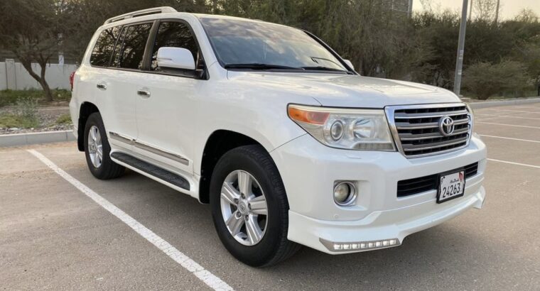 Toyota Land Cruiser VXR 5.7 full option 2013 for
