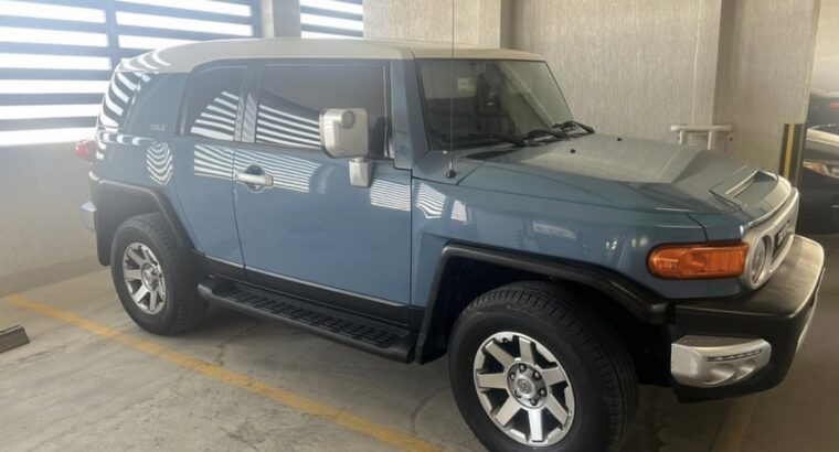 Toyota FJ 2015 Gcc in good condition for sale