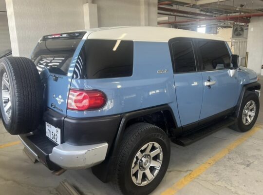 Toyota FJ 2015 Gcc in good condition for sale