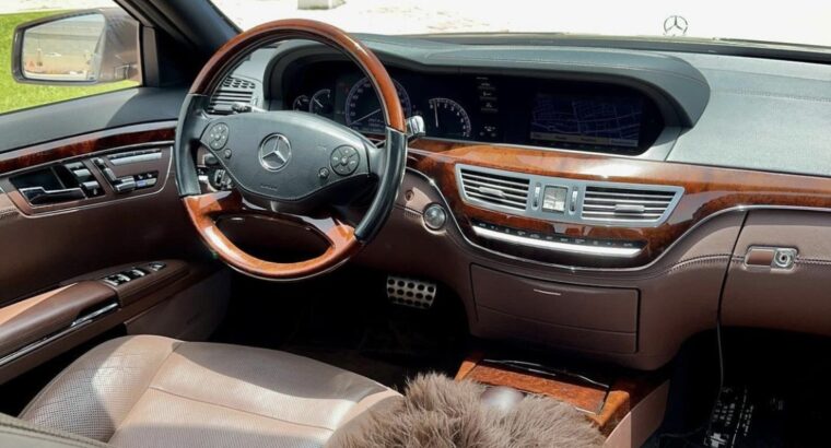 Mercedes S 500 AMG 2013 Gcc full option in good co