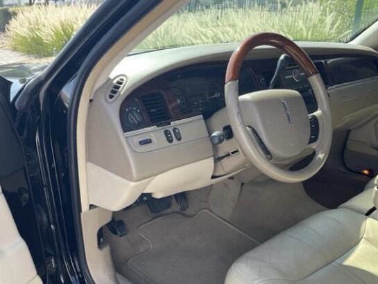 Lincoln town car limit 2008 Gcc for sale