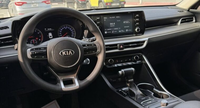 Kia K5 mid option 2021 Gcc in good condition