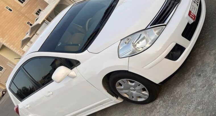Nissan Tiida 2012 Gcc mid option for sale