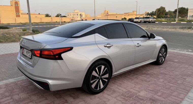 Nissan Altima SV 2022 Gcc full option for sale