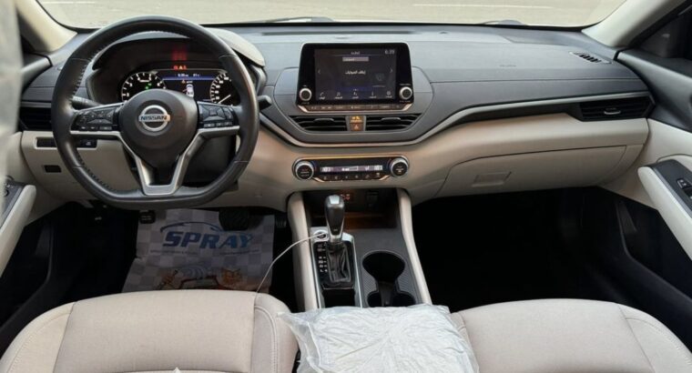 Nissan Altima SV 2022 Gcc full option for sale