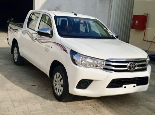 Toyota Hilux 2022 mid option for sale