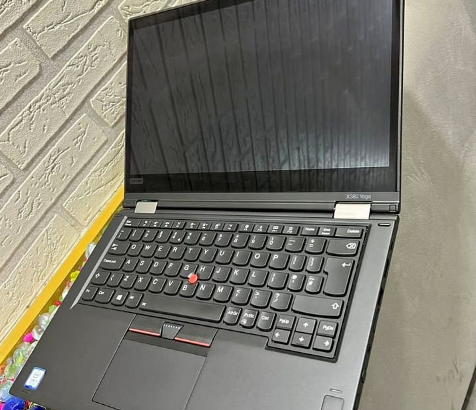 Lenovo Yoga 380 x360 2 in one touch screen