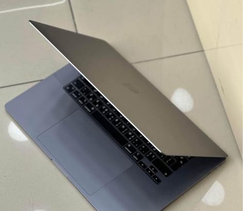 MACBOOK PRO 2019 i7-PROCESSOR FOR SALE