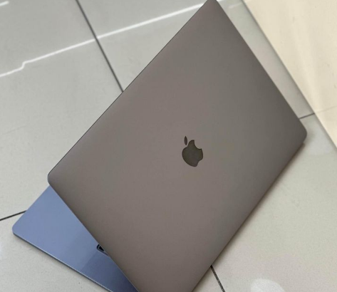 MACBOOK PRO 2019 i7-PROCESSOR FOR SALE
