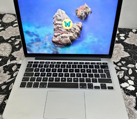 Mac book pro 2015 13.3 inch for sale