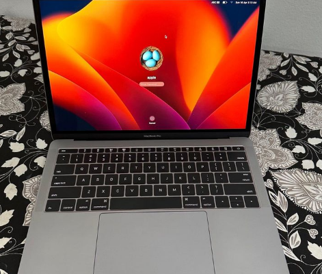 MacBook Pro 2017 13.3 inch for sale