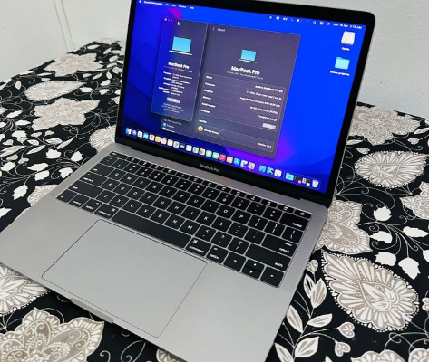 MacBook Pro 2017 13.3 inch for sale