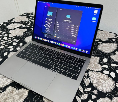 MacBook Pro 2017 13.3 inch for sale