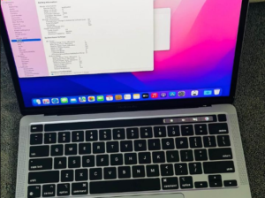 MacBook Pro m1 2020 16 gb ram and 1 tb ssd for sal