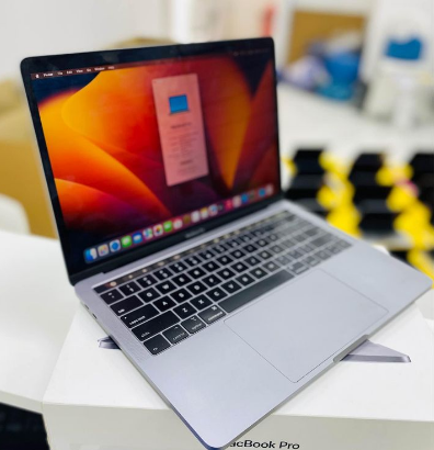 Mackbook Pro 2019 With box and Accessories For Sal