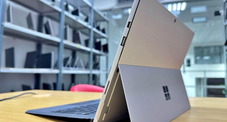 Microsoft Surface Pro 6 touch 2.7k display for sal