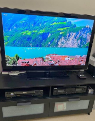 SAMSUNG 46 inch LCD TV For Sale