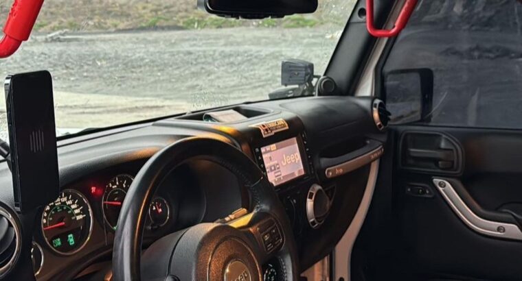 Jeep wrangler 2014 coupe Gcc in good condition