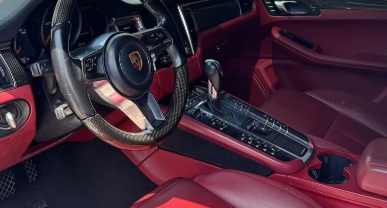 Porsche macan GTS 2018 Gcc full option for sale