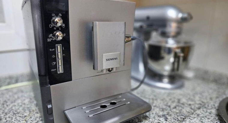 Siemens EQ5 Macchiato plus Coffee Machine For Sale