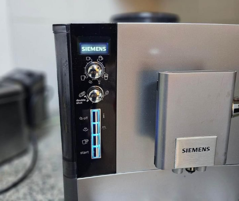 Siemens EQ5 Macchiato plus Coffee Machine For Sale